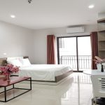 Nice cheap studio apartment with balcony in Au Co street, Tay Ho district for rent