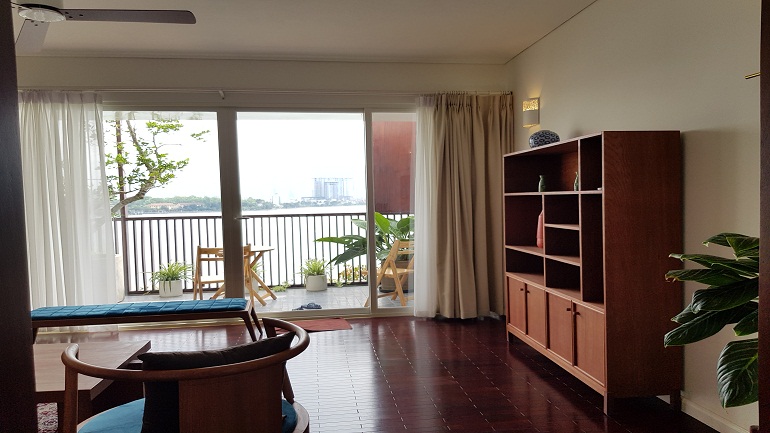 Duplex 3 – bedroom apartment with balcony lakeview in Yen Hoa street, Tay Ho district for rent