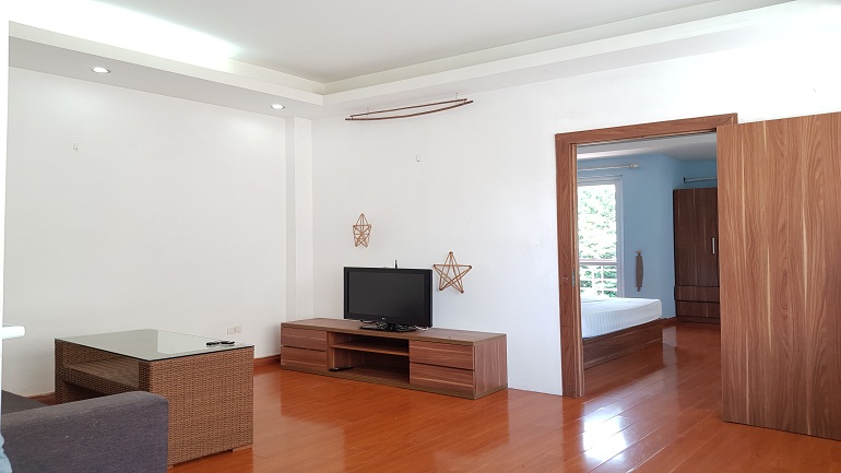 Good size 1 – bedroom apartment with cheap price in Au Co street, Tay Ho district for rent