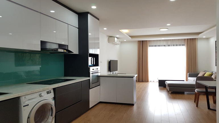 Nice 2 – bedroom apartment with balcony in Au Co street, Tay Ho district for rent