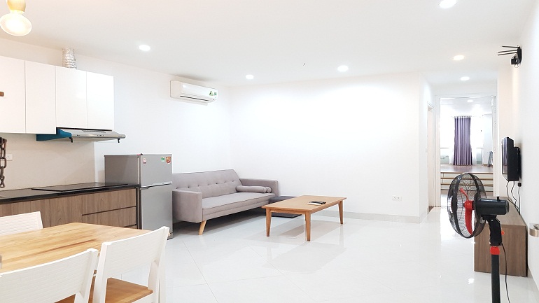 Spacious 1 – bedroom apartment in Nhat Chieu street, Tay Ho district for rent