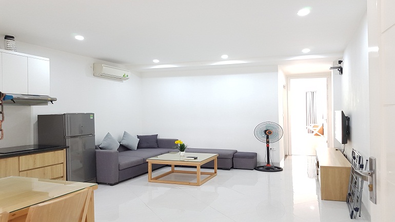 Spacious 1 – bedroom apartment with balcony in Nhat Chieu street, Tay Ho district for rent