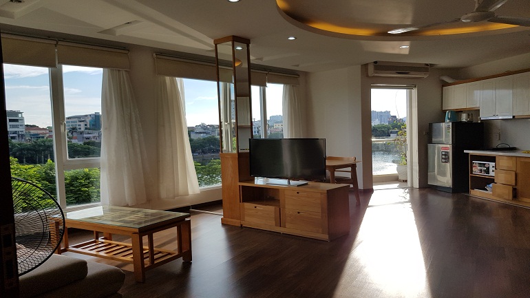 Lake – view one bedroom apartment with balcony in Truc Bach lake, Ba Dinh district for rent