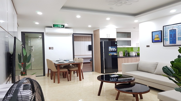 Very nice 2 – bedroom apartment in Lac Long Quan street, Tay Ho district for rent