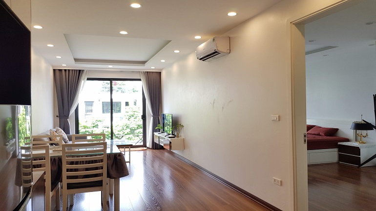 Nice 1 – bedroom apartment with big balcony in Au Co street, Tay Ho district for rent