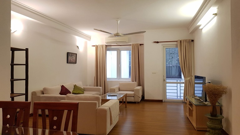 Spacious 1 – bedroom apartment with good price in Tu Hoa street, Tay Ho district for rent