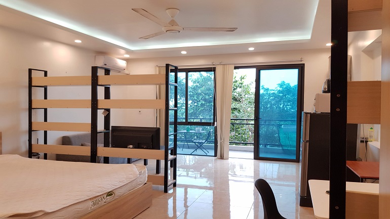 Balcony studio apartment with nice view in Trinh Cong Son street, Tay Ho district for rent