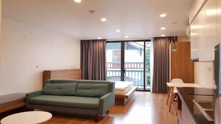 Nice studio apartment with balcony in Trinh Cong Son street, Tay Ho district for rent