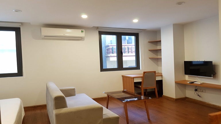 Lovely studio apartment in Nguyen Khac Hieu street, Truc Bach area, Ba Dinh district for rent