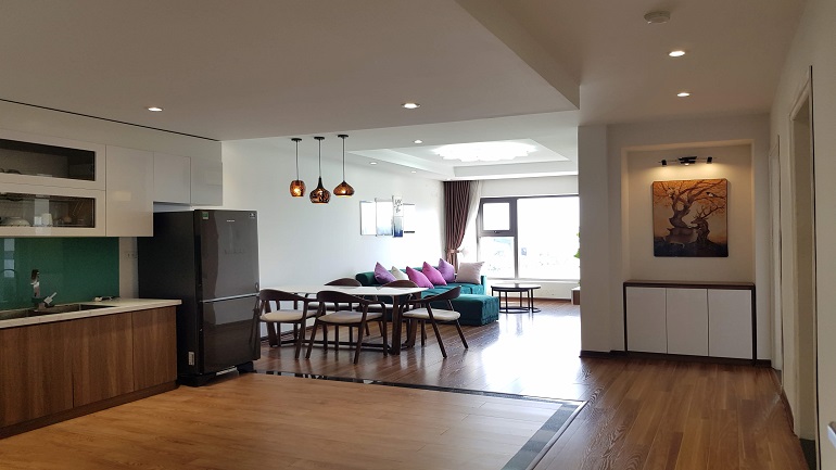 Very nice modern 3 – bedroom apartment with lake view in Xuan Dieu street, Tay Ho district for rent