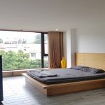 Bright studio apartment in Tran Quoc Toan street, Hoan Kiem district for rent